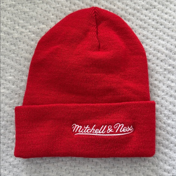 Brand New TFC Red Toque - Picture 2 of 2